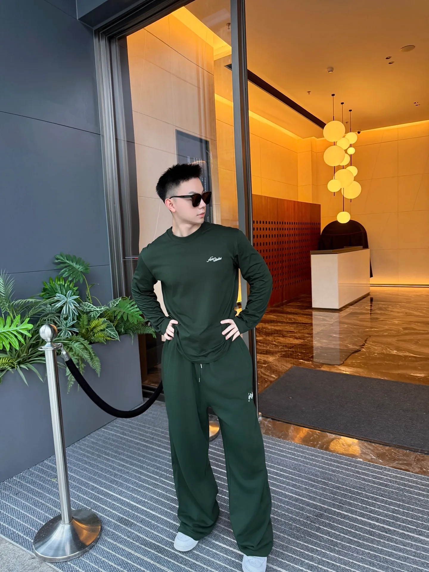 【 】